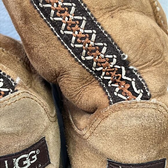 UGG Classic Tall Embroidered Chestnut Boots SZ 9(?)  Boho Festival Hippie Y2K - Picture 8 of 11